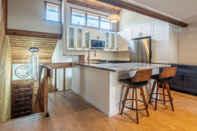 Photo - Spacious Snowcreek III Condo – Winter Rental