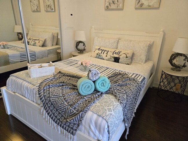 Photo - 17 Charlotte St Unit FL4-ID1347725P