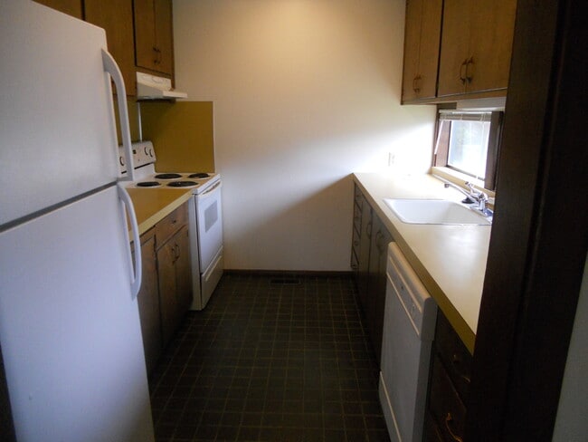 Photo - Spacious 2 bedroom 1 bath 1192 sq ft. Unit 1304.5