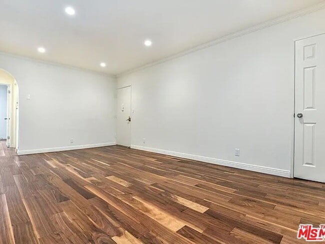 Building Photo - 1112 N Olive Dr Unit F