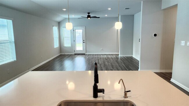 Photo - 704 Giorgio Moroder Dr