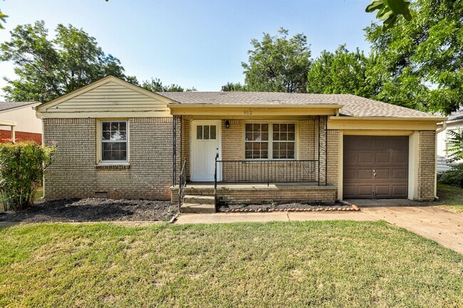Building Photo - 912 Garver St