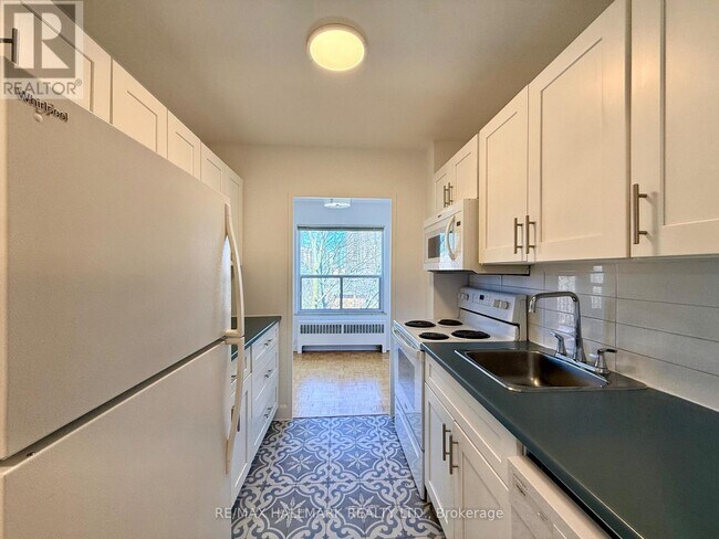 Photo - 30 Upper Canada Dr Unit 408