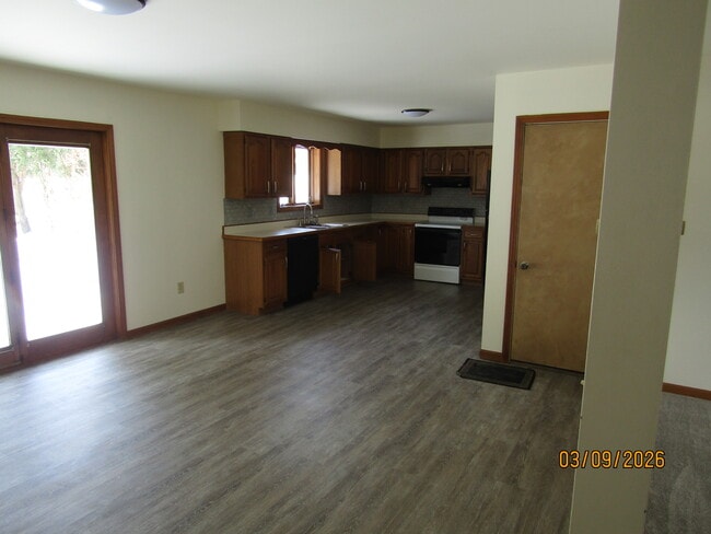 Kitchen - 240 Dixon Rd Unit 240A