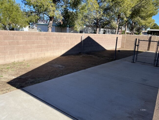 Photo - 708 W 4th St