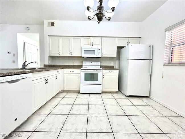 Building Photo - 1109 SW 48th Terrace Unit 3 Rental
