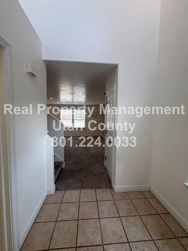 1354 Dunmore Dr