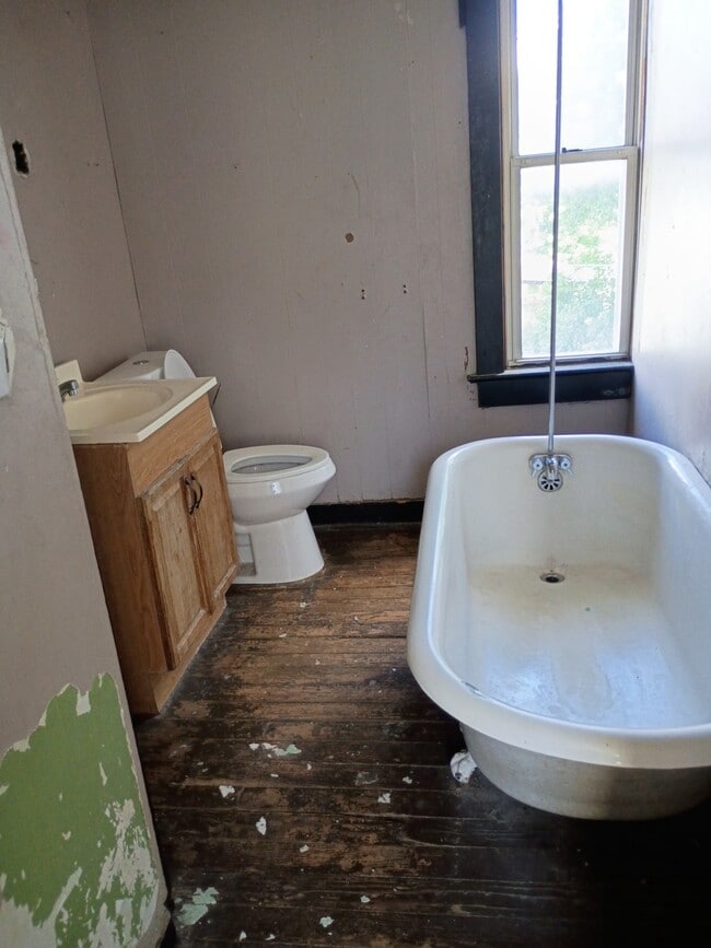 Photo - 183 S Mount Vernon Ave Unidad Rear