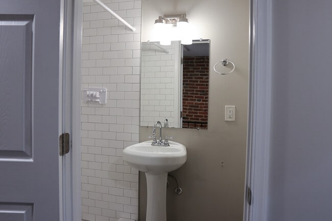 Photo - 1036 Patapsco St