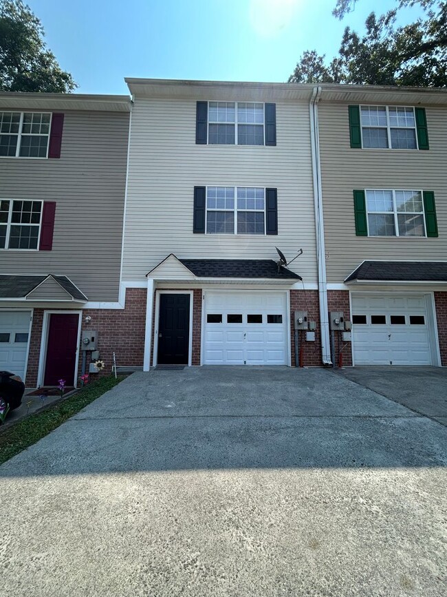 2/2.5 Townhome in Cartersville- $1395 - 2/2.5 Townhome in Cartersville- $1395