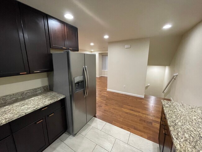 Photo - 5790 Roosevelt Way NE