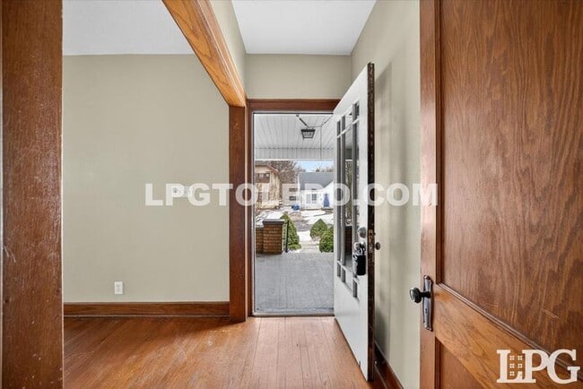 Photo - 4136 N Lockwood Ave