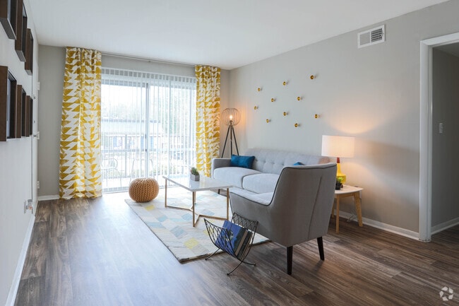 2BR, 1.5BA - 980 SF