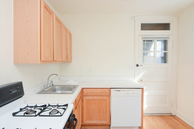 Photo - 4325 N Francisco Ave Unit J07P