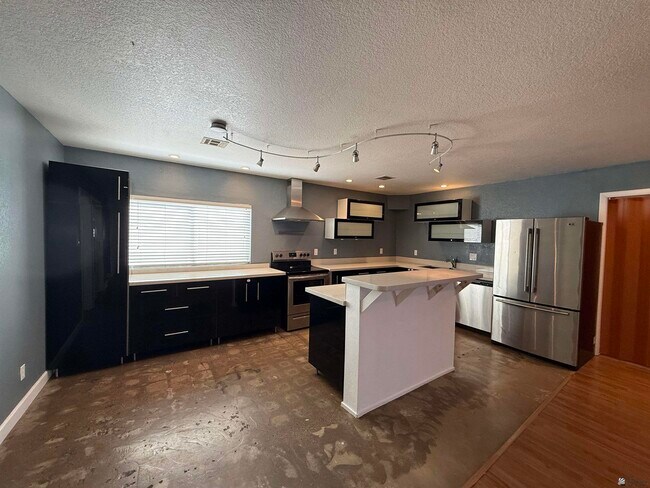 Photo - 3035 W 11th Ln