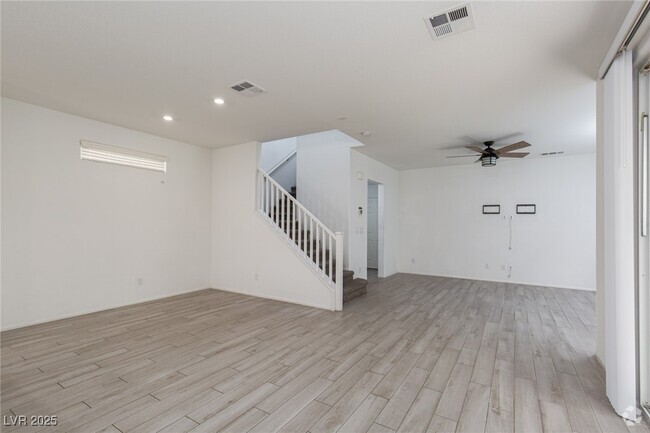 Building Photo - 8045 Skye Foxx St Rental