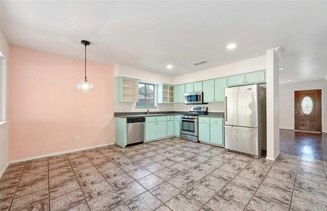 Photo - 5902 Wagon Bend