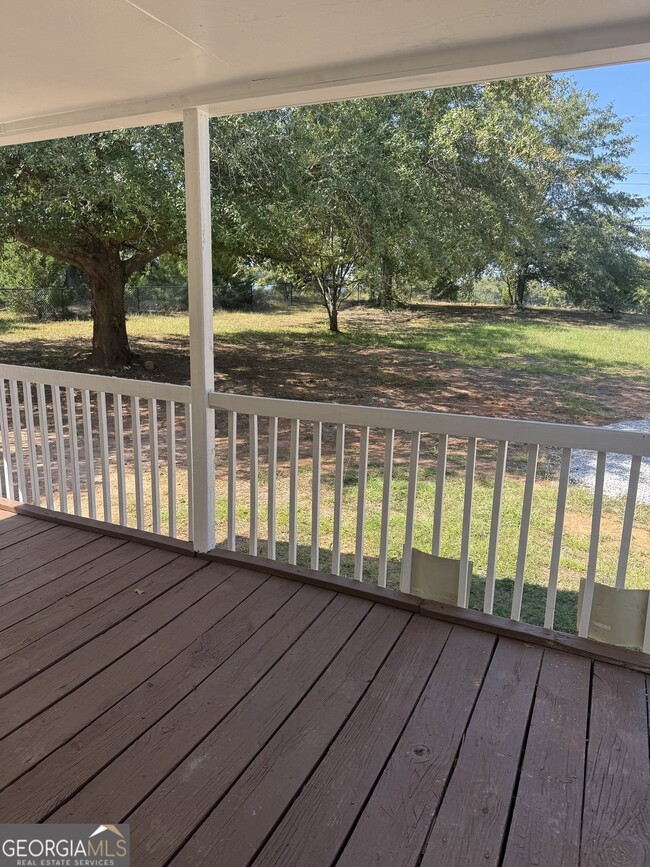 Photo - 400 Tunis Rd