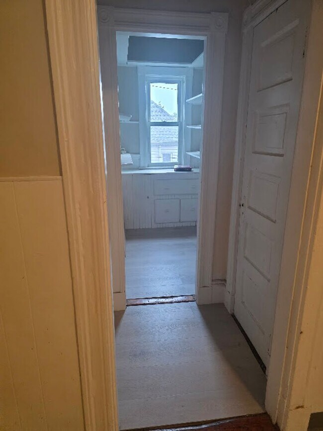 Photo - 4-bed Oak Square Brighton