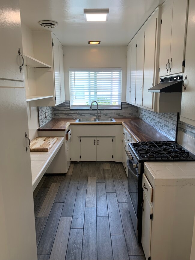 Building Photo - 915 Ocean Ave Unit 209 Rental