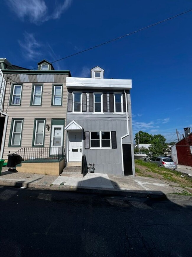 Four Bedroom One Bathroom - Four Bedroom One Bathroom House