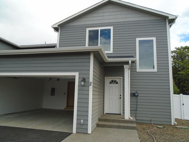 h703 - h703 Apartment Unit 2