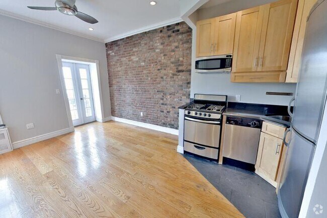 Building Photo - 424 E 9th St Unit 1 Rental