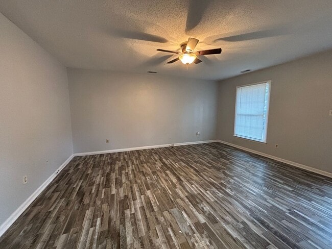 Photo - 102 Hillside Ct