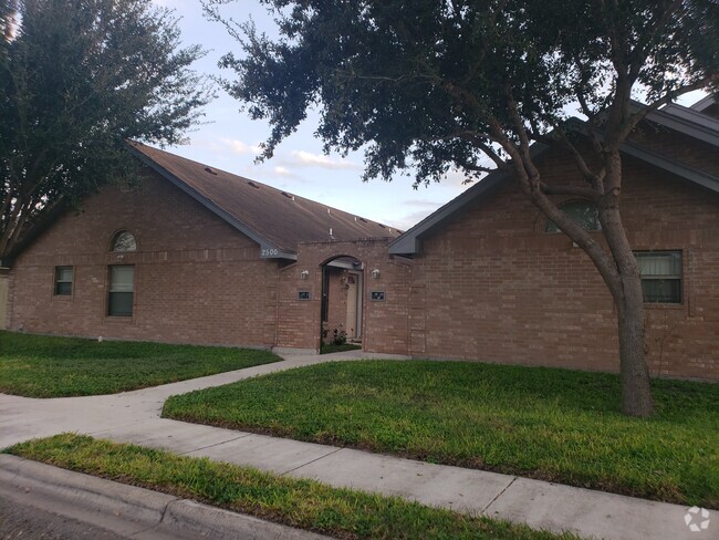 Building Photo - 2500 Tahiti Dr Unit #4 Rental