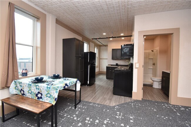 Photo - 152 Court 5 Ct