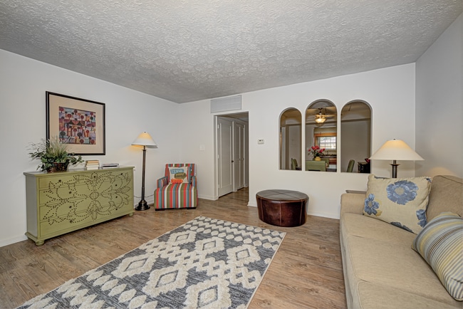 Photo - Greenwood Oaks