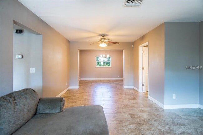 Photo - 2074 Greenbriar Blvd