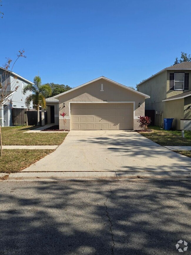 Building Photo - 3-Bedroom, 2-Bathroom Home in Seffner