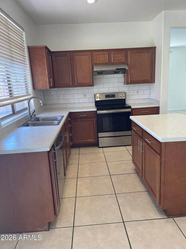 Photo - 9940 E Medina Ave