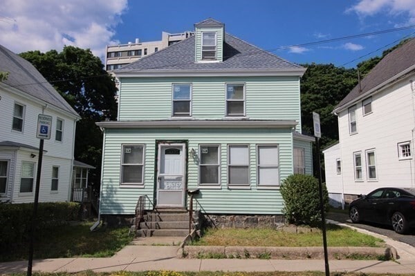 Building Photo - 12 Standish Ave