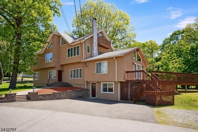 Photo - 17 Hickory Dr