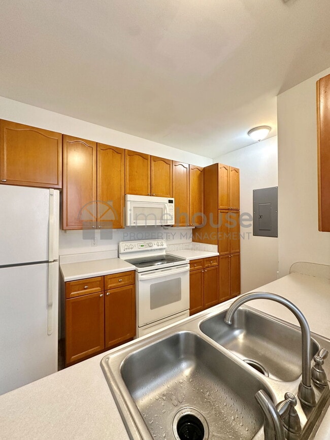 Photo - 5872 Ludington Dr Unit 1