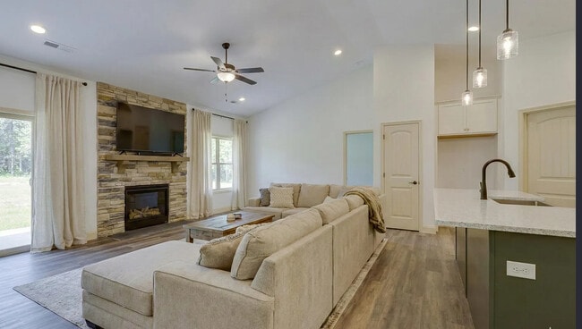 Photo - 399 Bowers Rd