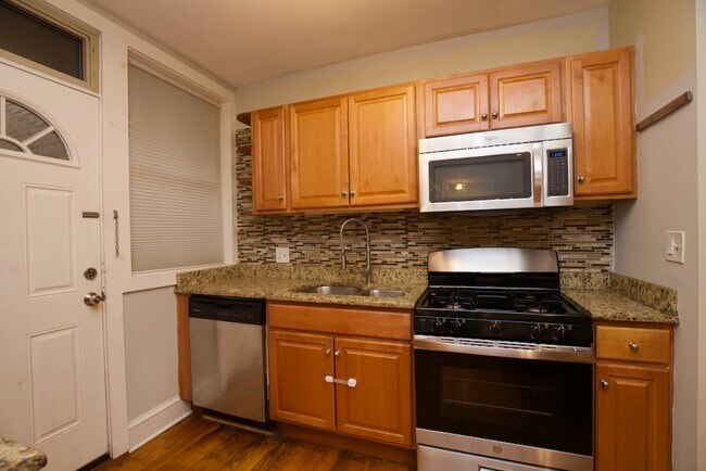 Photo - 450 W Surf St Unit 2