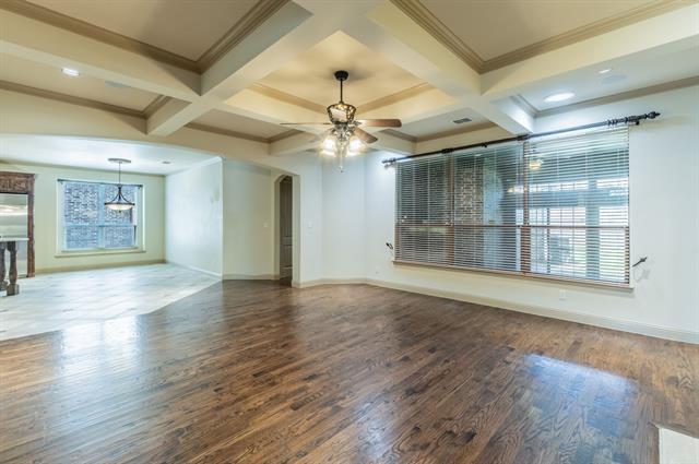 7565 Rawlins Ln