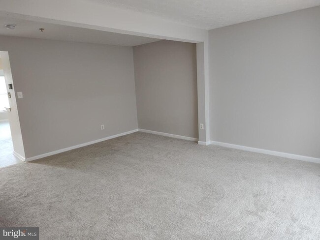 Photo - 5032 Finsbury Rd