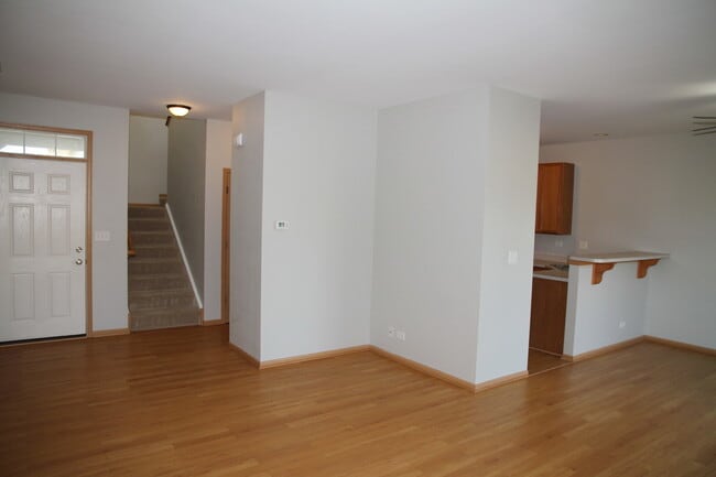 Photo - 383 Chesapeake Ln