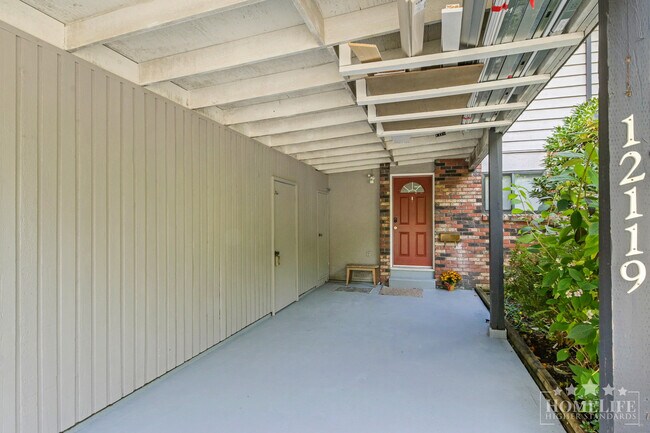 Photo - Exceptional 3-Bedroom Townhouse in Highly ... Unit Townhouse