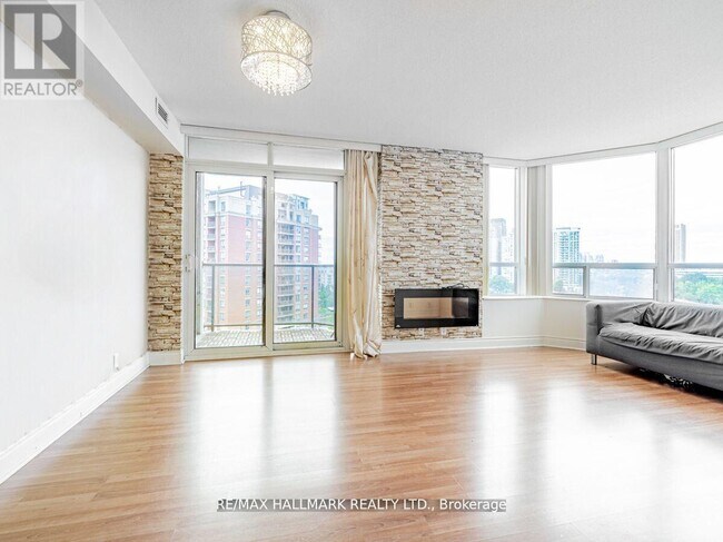Photo - 80 Harrison Garden Blvd Unit 927
