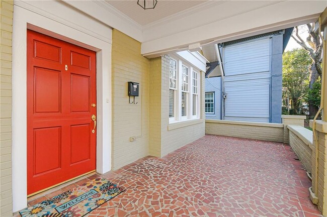 Photo - 327 4th St NE