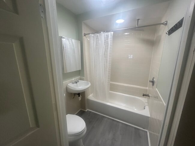 Bathroom - 421 W Bond St