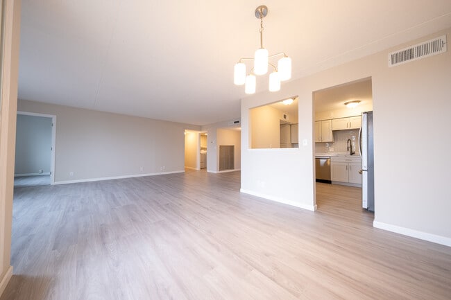 Photo - 7200 York Ave S