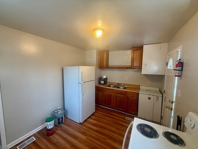 Photo - Two bedroom, 1 bath house in Burlington