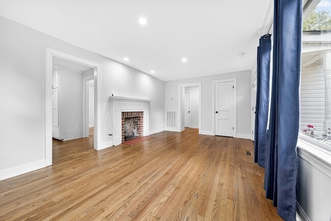 Building Photo - 173 N Trigg Ave Rental