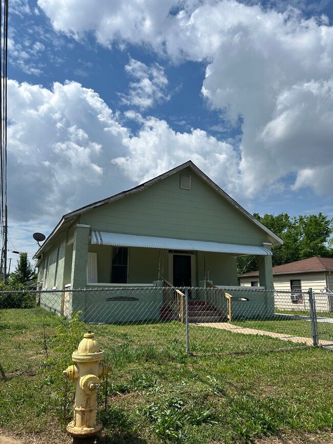 Building Photo - 2024 Rawlings St